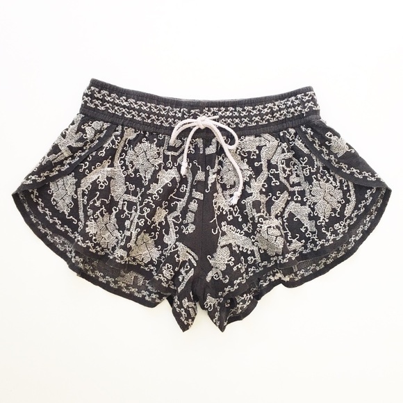 Urban Outfitters Pants - UO Ecote Embroidered Running Short XS
